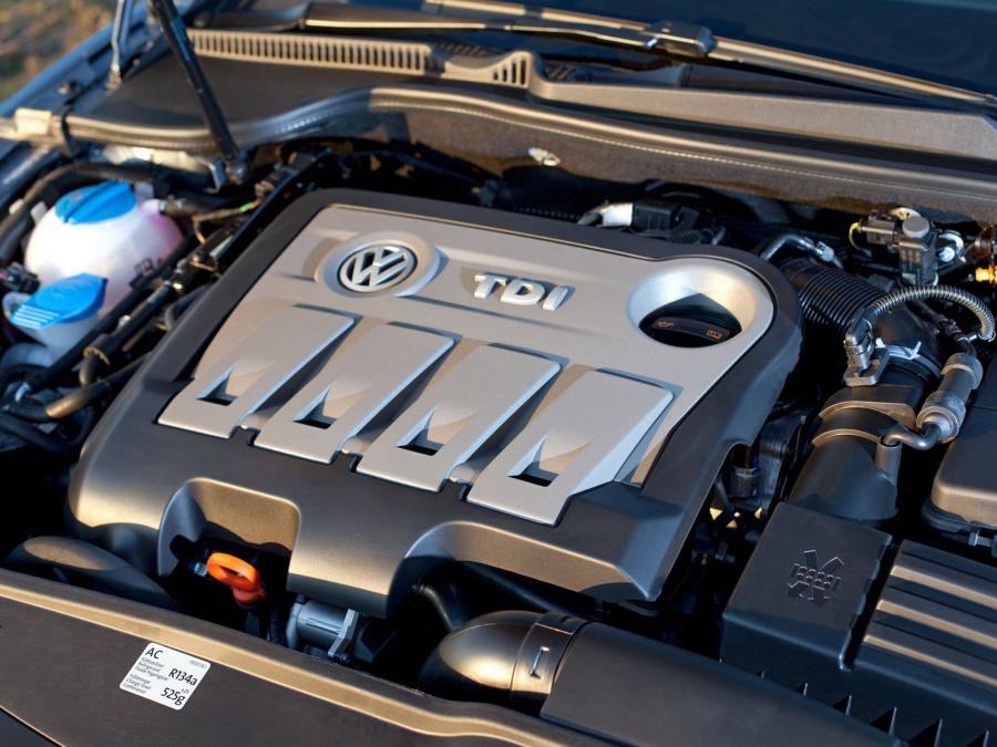  Volkswagen Eos 2.0 TDi BlueMotion 2010 года  (UK) (фото 2 из 29)